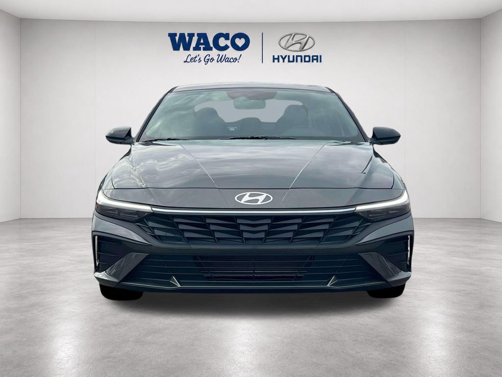 Used 2025 Hyundai Elantra Sport FWD image 3