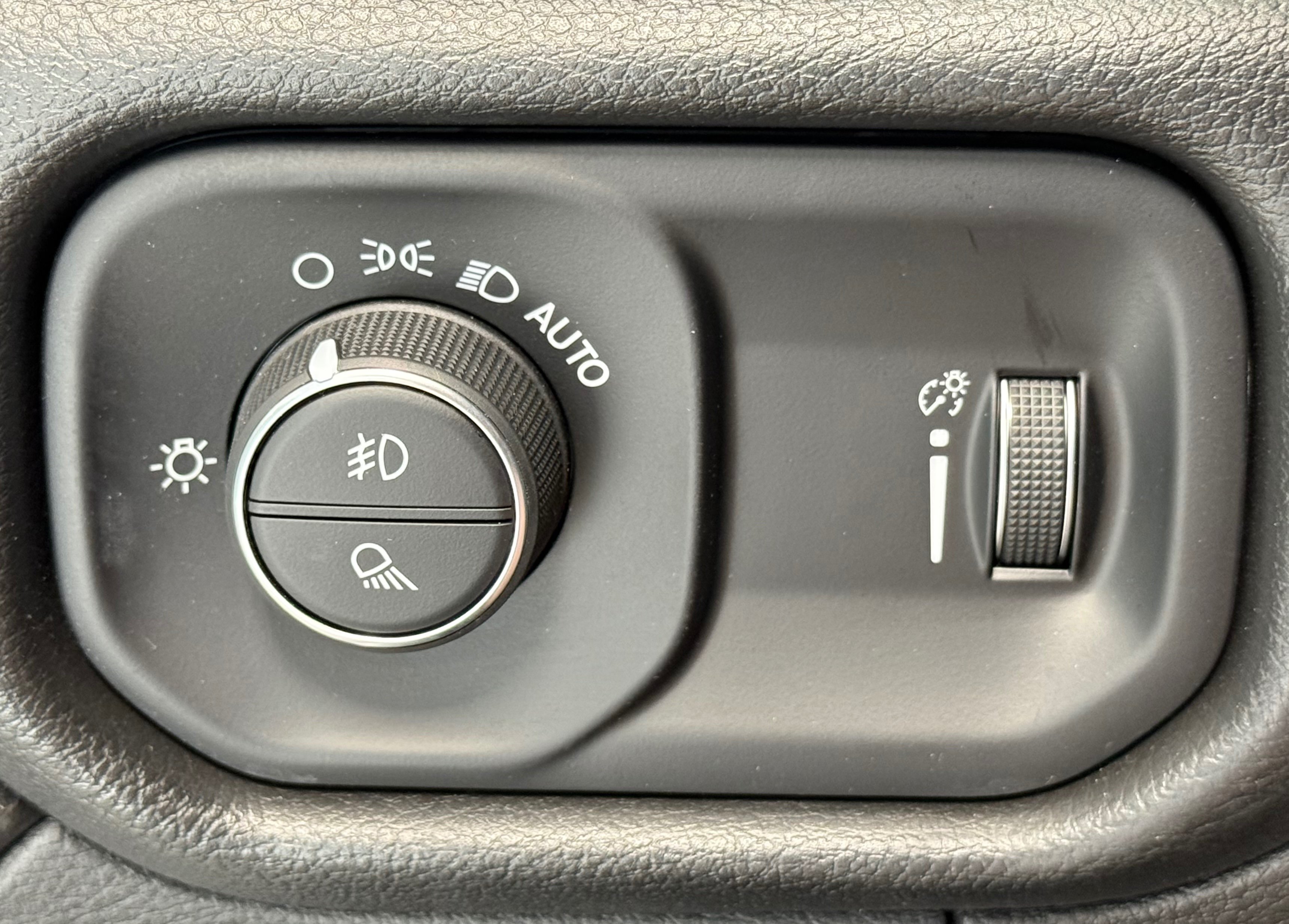 Certified 2025 RAM 2500 Tradesman AWD/4WD image 22