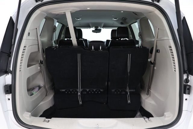 Used 2023 Chrysler Pacifica Touring-L FWD image 35