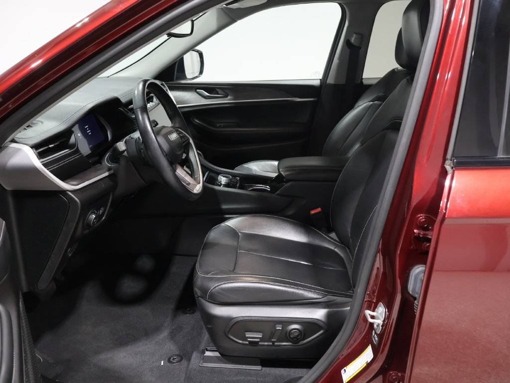 Used 2022 Jeep Grand Cherokee L Limited AWD/4WD image 10
