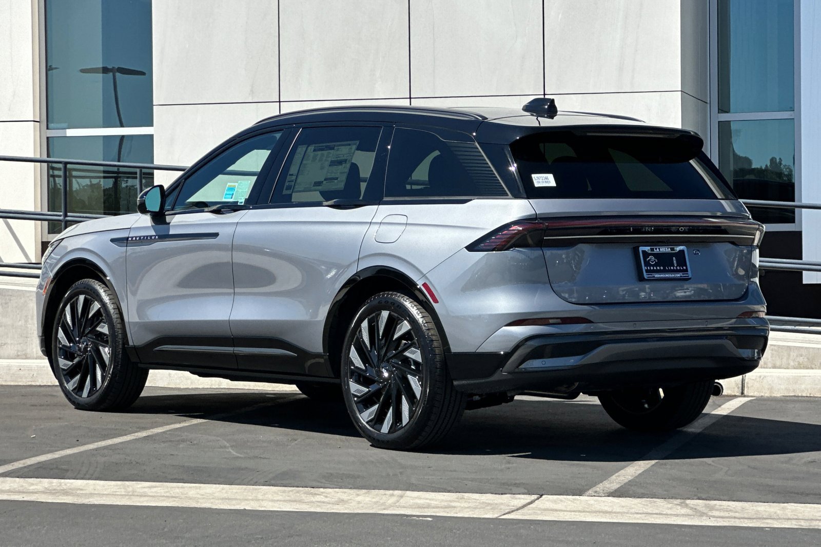 New 2025 Lincoln Nautilus Reserve w/ Jet Appearance Package image 5
