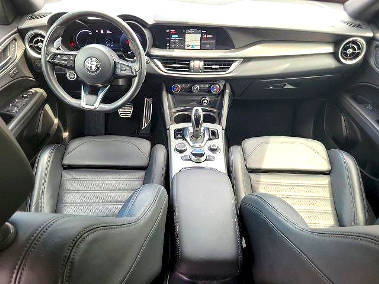 Used 2024 Alfa Romeo Stelvio Veloce AWD/4WD image 15