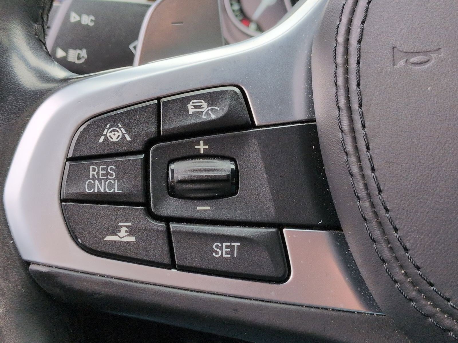 Used 2018 BMW M550i xDrive w/ Driving Assistance Package image 19