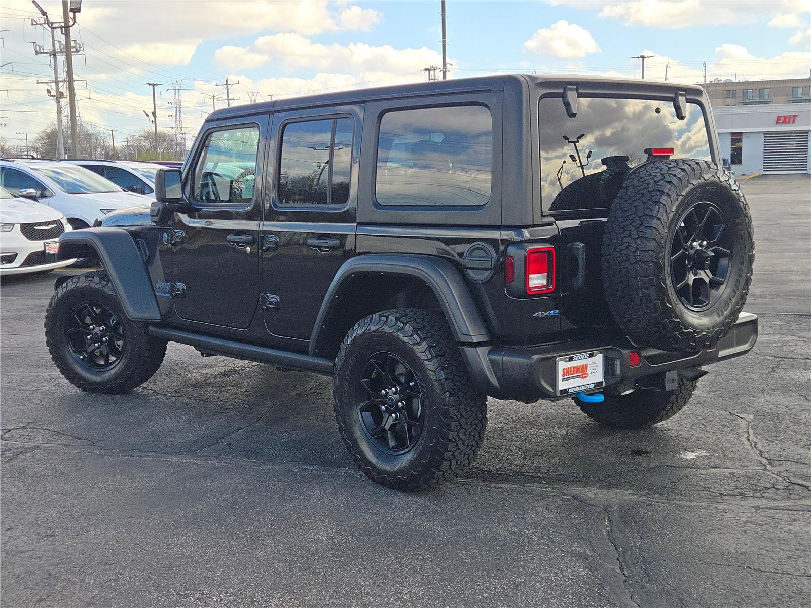 Used 2024 Jeep Wrangler Willys AWD/4WD image 18