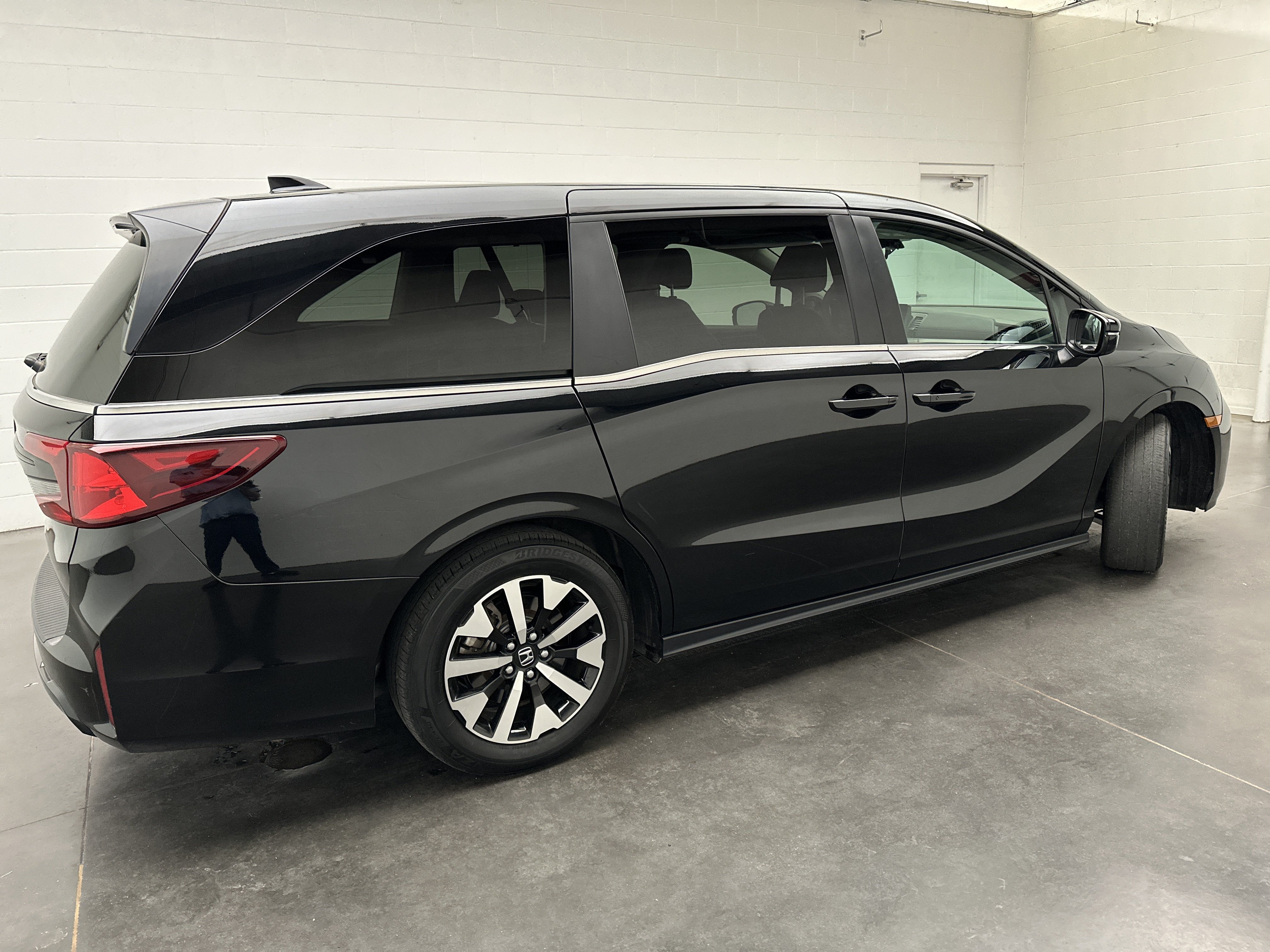 Used 2025 Honda Odyssey EX-L image 8
