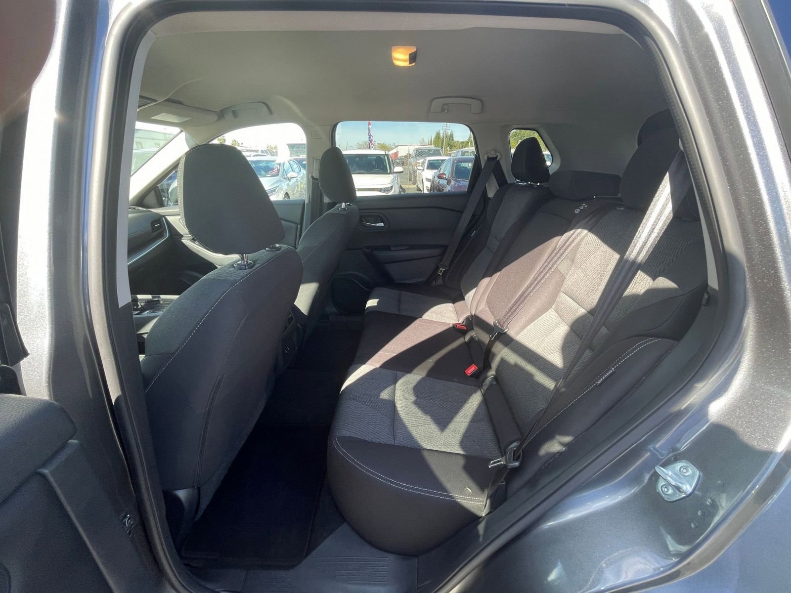 Used 2025 Nissan Rogue SV image 22