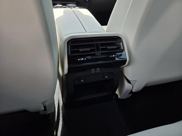 Used 2025 BMW 530i xDrive w/ M Sport Package AWD/4WD image 15