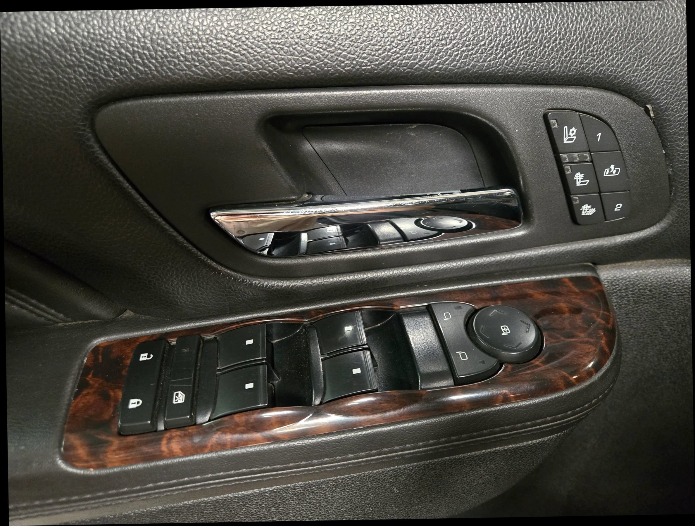 Used 2013 GMC Sierra 2500 Denali w/ Suspension Package, Off-Road AWD/4WD image 10