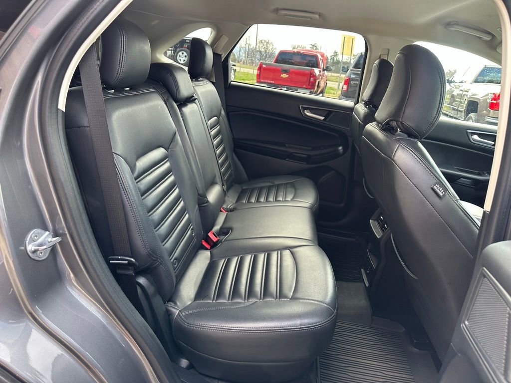 Used 2022 Ford Edge SE image 28