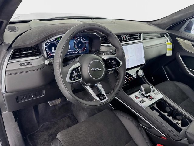 New 2026 Jaguar F-PACE SVR image 9