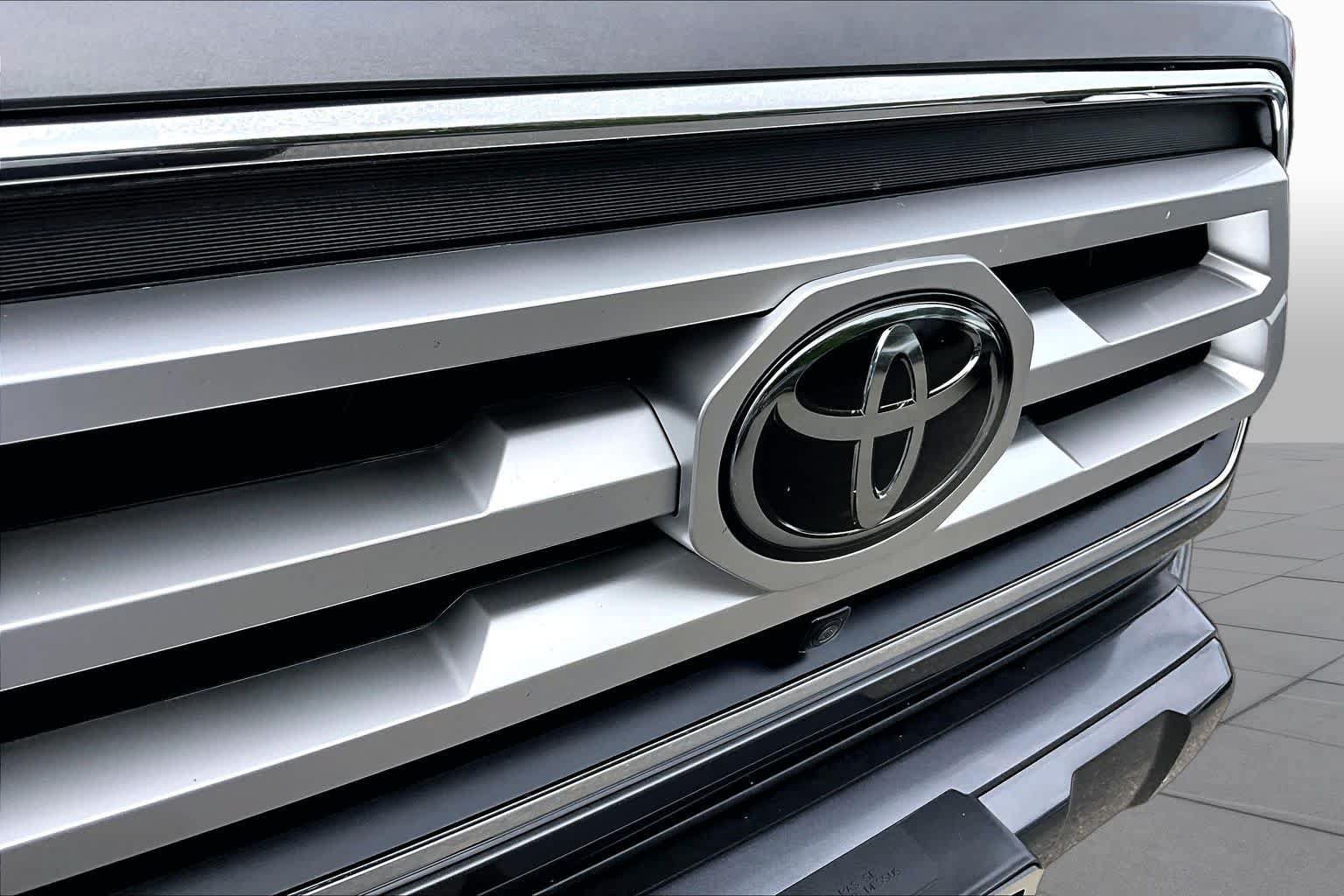 Used 2023 Toyota Tacoma Limited AWD/4WD image 29
