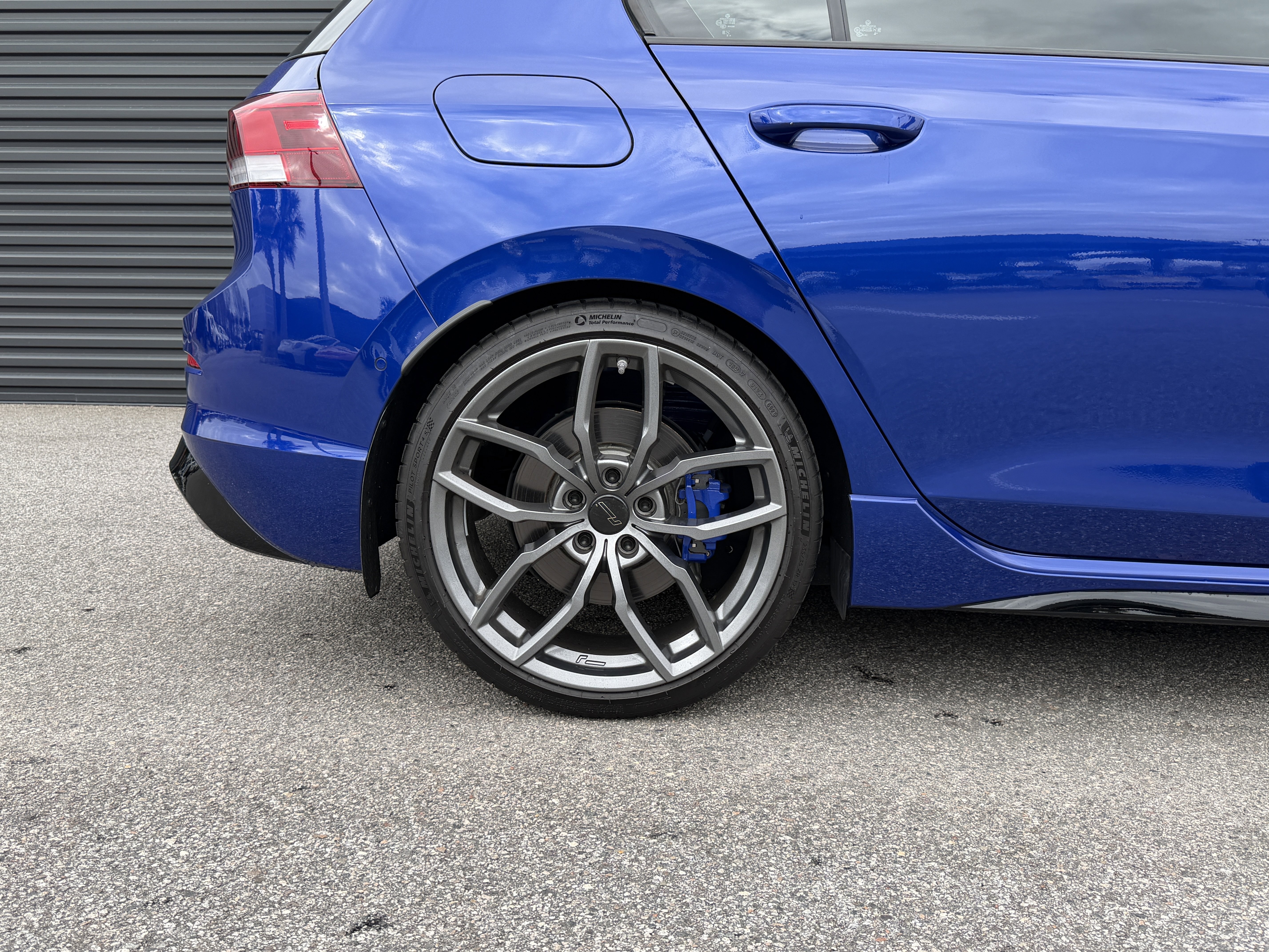 Used 2024 Volkswagen Golf R image 18