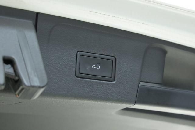 Used 2022 Volkswagen Atlas SE w/ Black Wheel Package FWD image 34