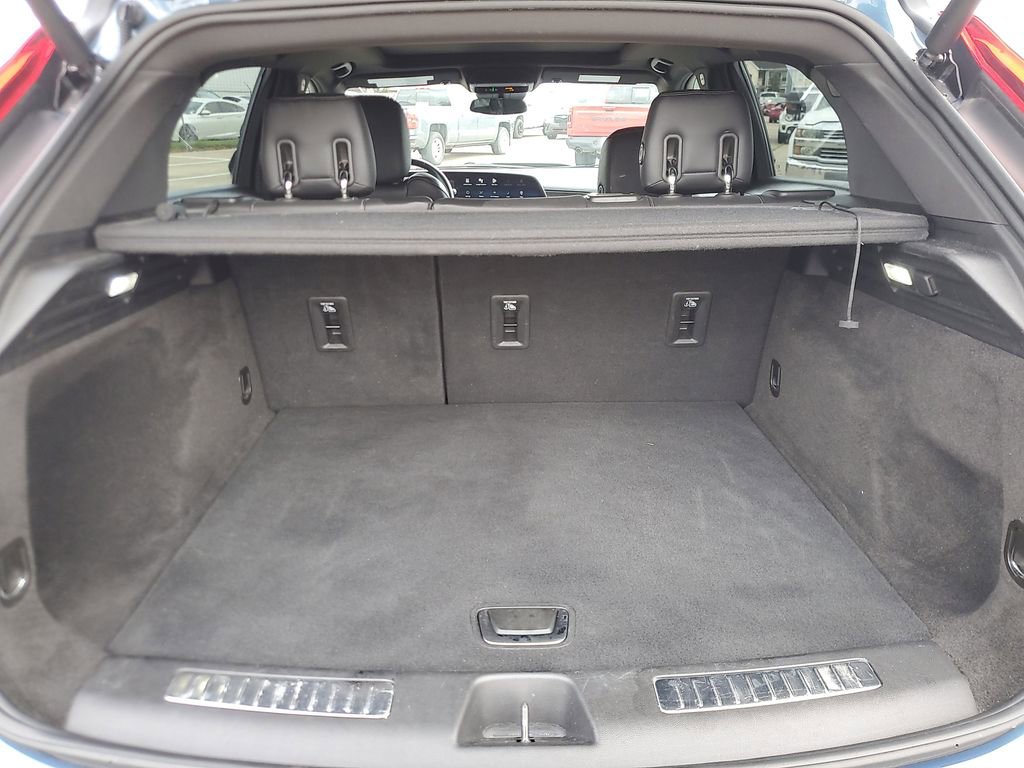 Used 2024 Cadillac XT4 Premium Luxury image 7