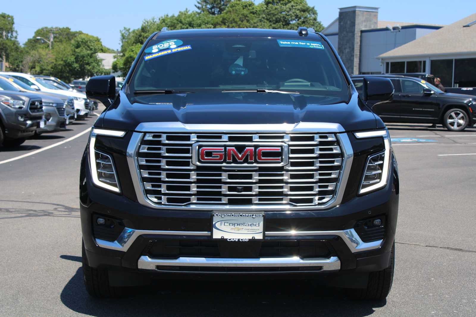 Certified 2025 GMC Yukon XL Denali AWD/4WD image 2