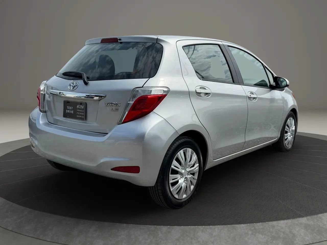 Used 2014 Toyota Yaris LE FWD image 4