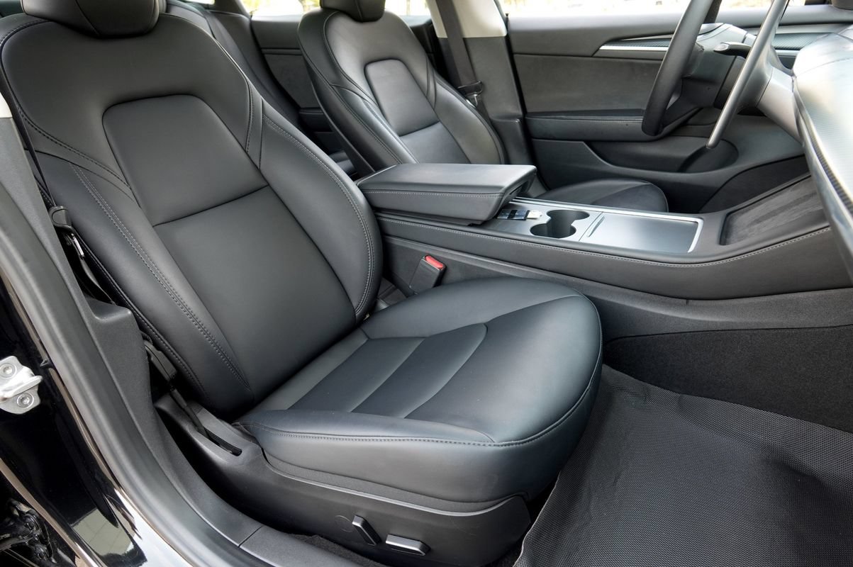Used 2023 Tesla Model 3 Standard Range RWD image 8