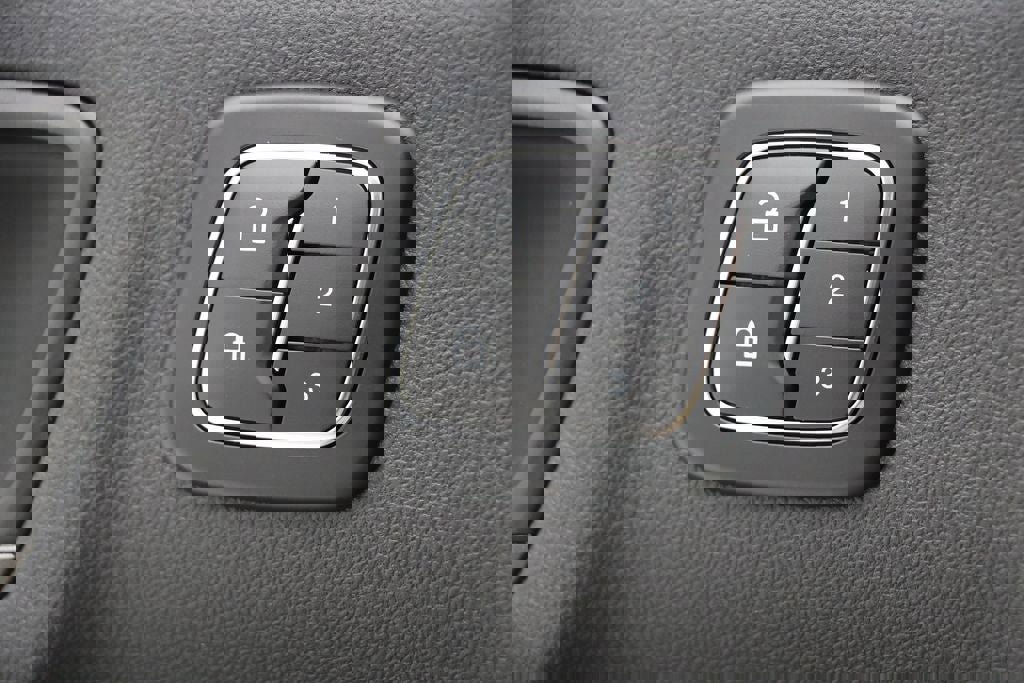 New 2024 Ford Escape Active w/ Tech Pack #2 AWD/4WD image 17