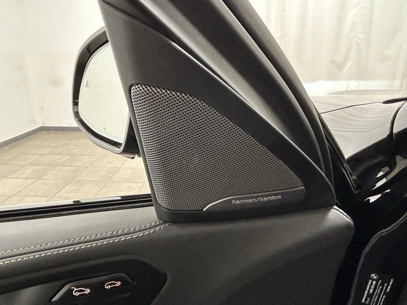 Used 2025 BMW X6 xDrive40i w/ Climate Comfort Package image 27