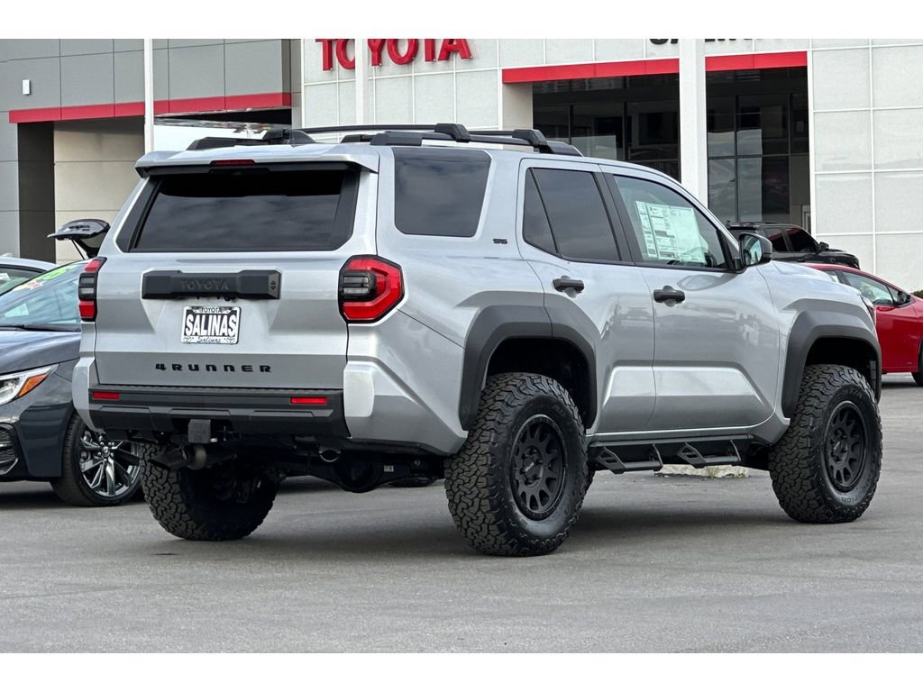 New 2026 Toyota 4Runner SR5 AWD/4WD image 4