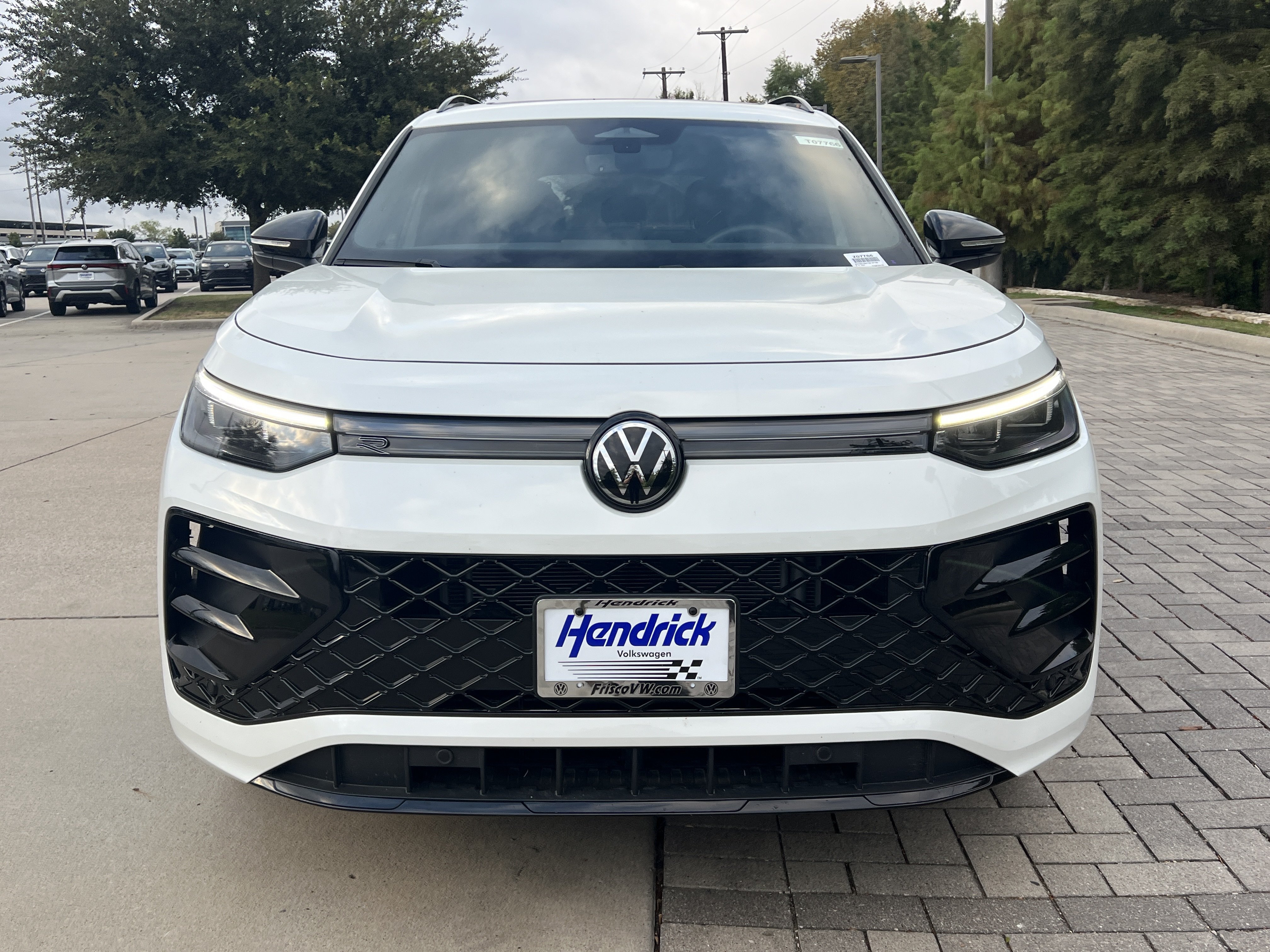 Certified 2026 Volkswagen Tiguan SE R-Line FWD image 3
