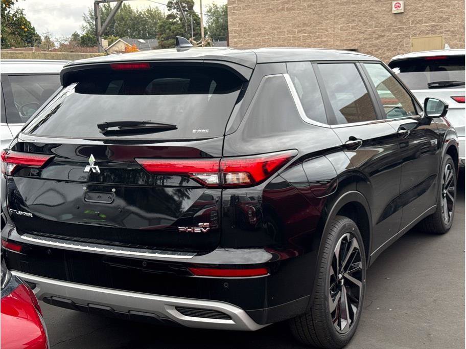 Used 2025 Mitsubishi Outlander SE AWD/4WD image 5