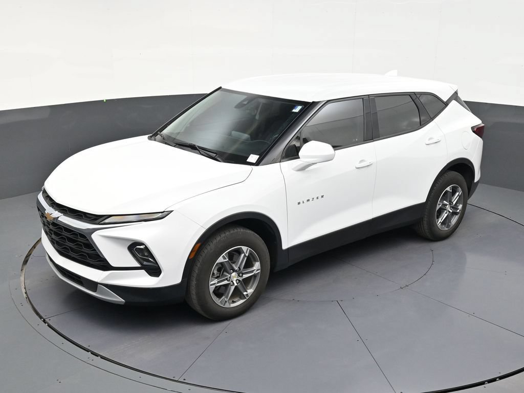 Used 2023 Chevrolet Blazer LT FWD image 12