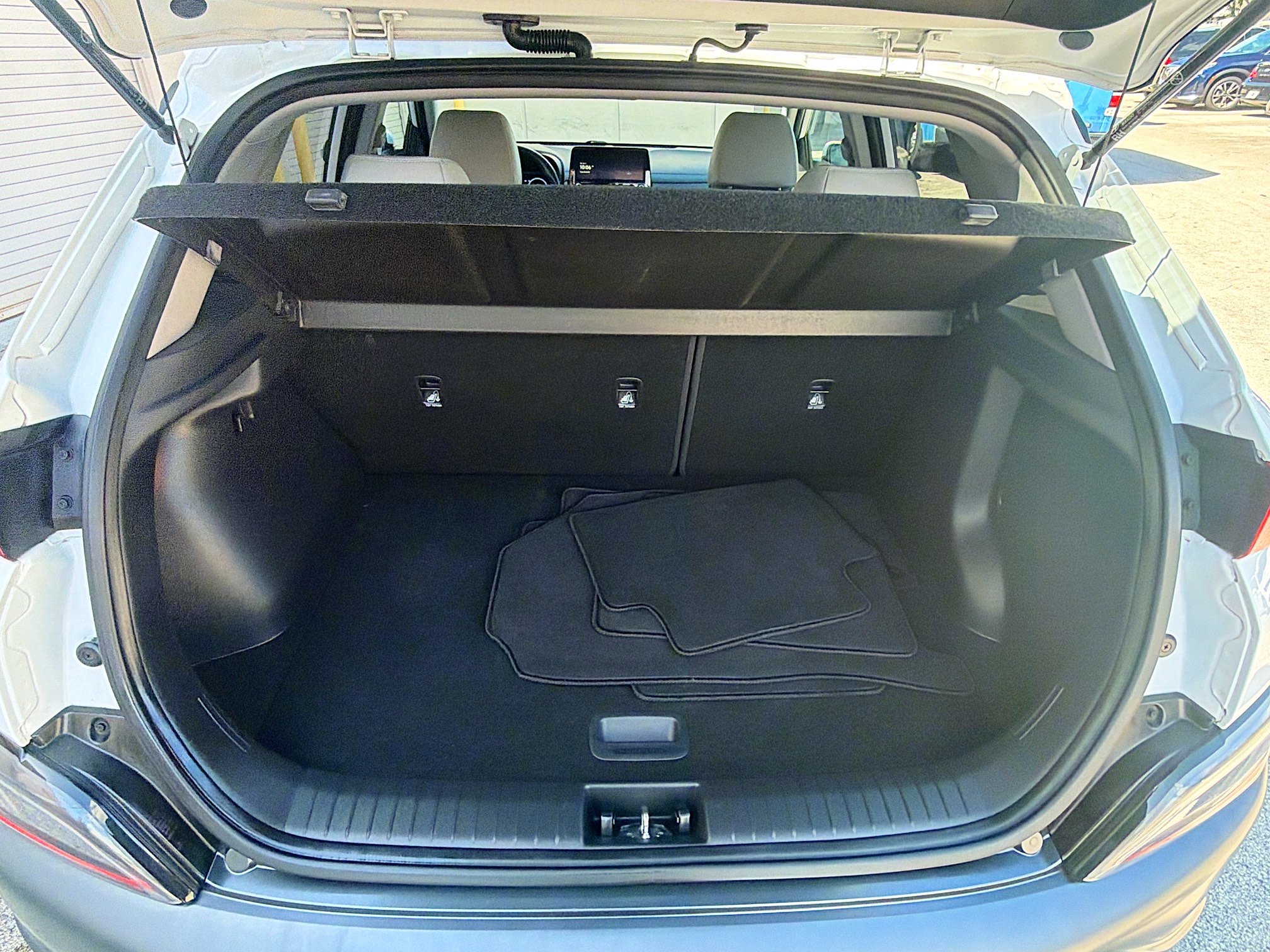 Used 2022 Hyundai Kona Limited FWD image 23