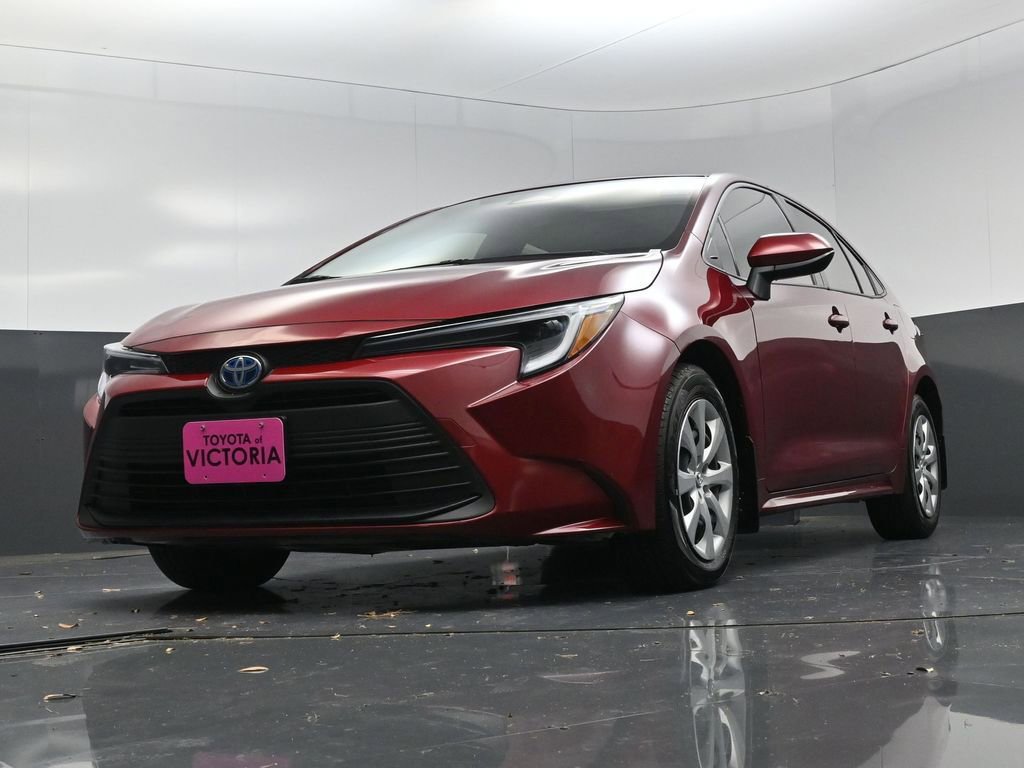 Used 2025 Toyota Corolla LE image 18