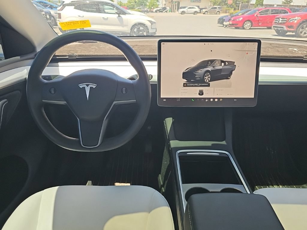 Used 2024 Tesla Model Y Long Range AWD/4WD image 2