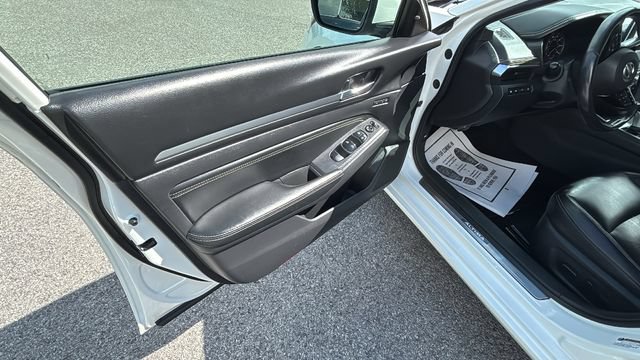 Used 2019 Nissan Altima 2.5 Platinum AWD/4WD image 12