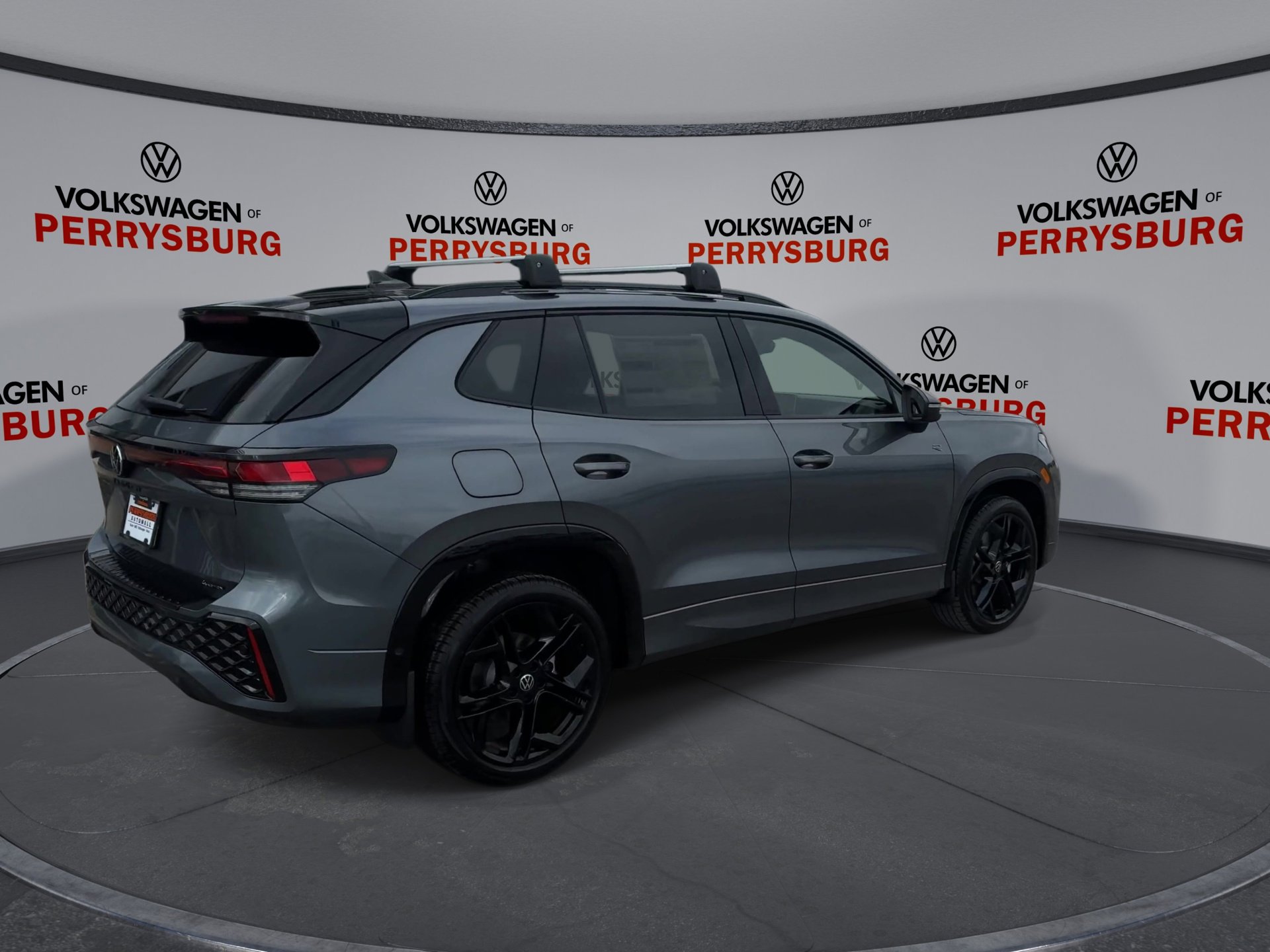 New 2026 Volkswagen Tiguan SE R-Line image 8