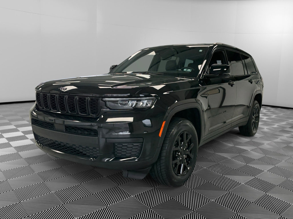 Used 2024 Jeep Grand Cherokee L Laredo image 4