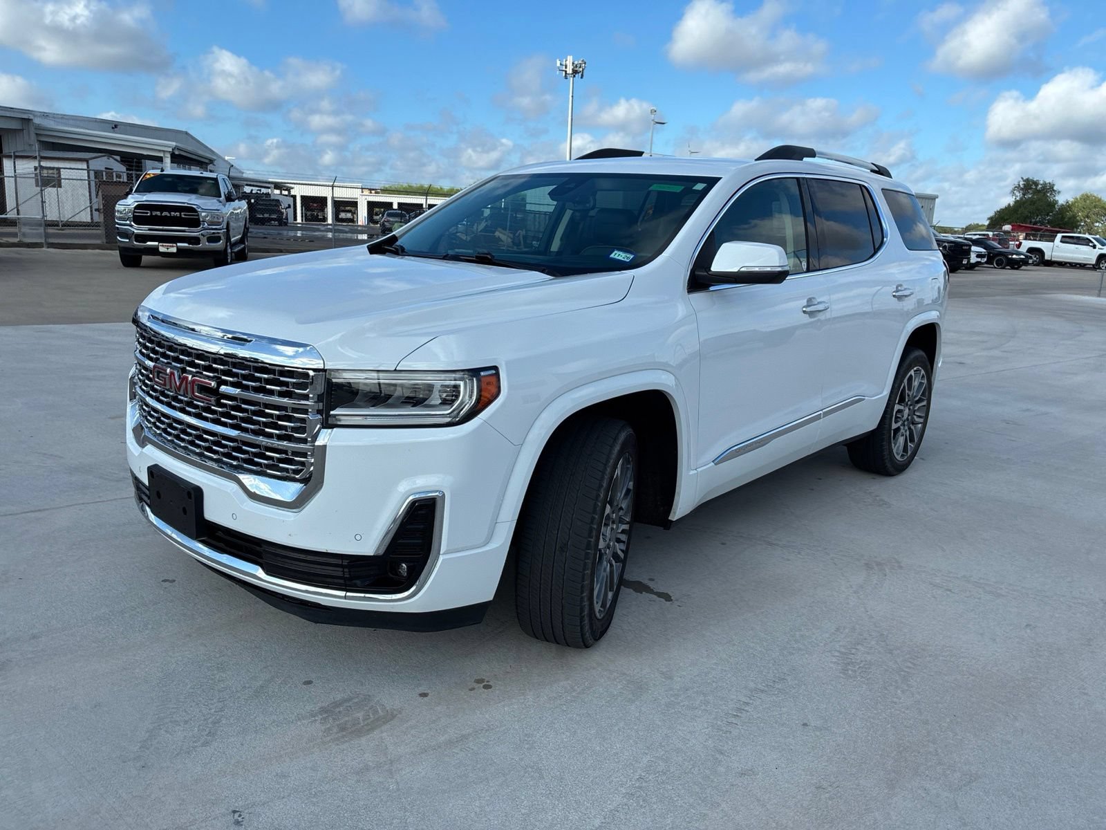 Used 2023 GMC Acadia Denali FWD image 7