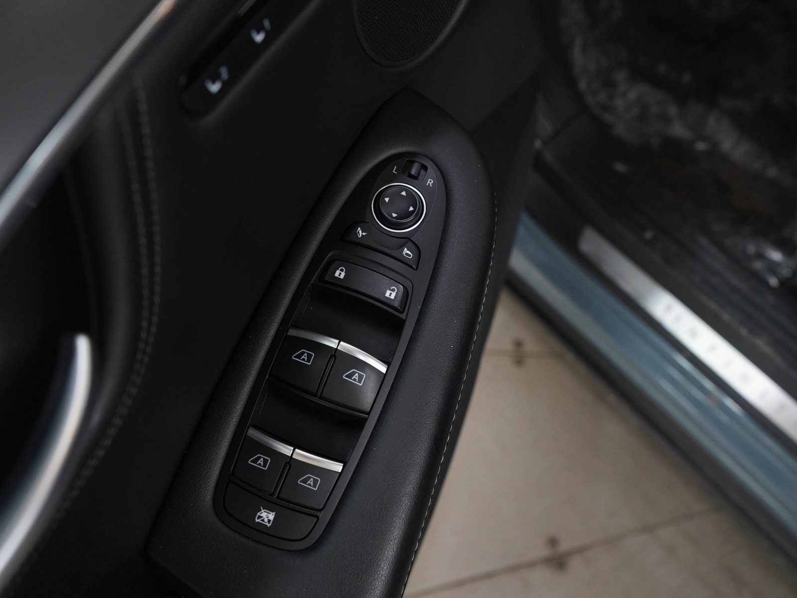 Used 2024 INFINITI QX55 Luxe image 21