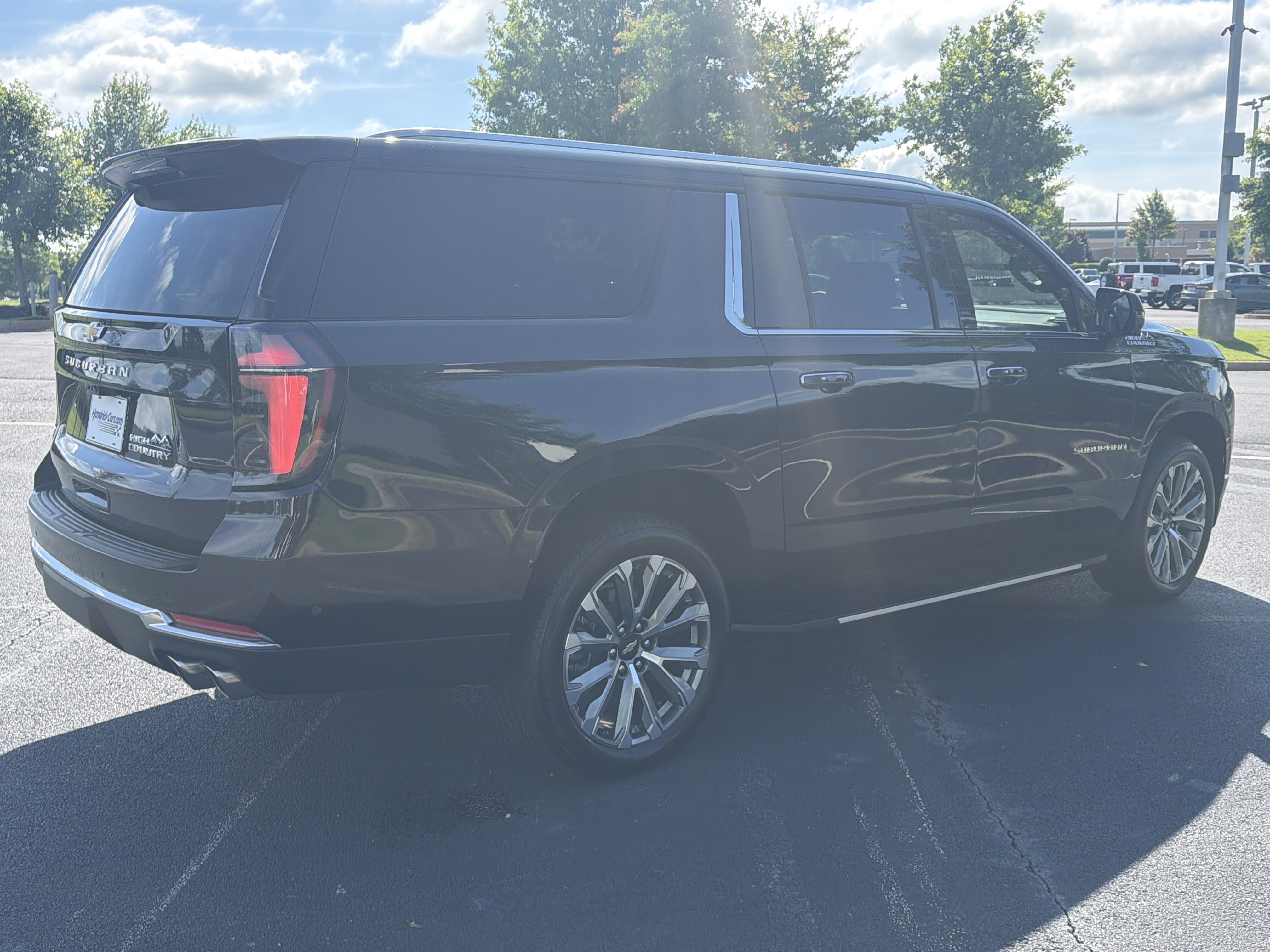 Used 2025 Chevrolet Suburban High Country w/ Sun And Tow Package AWD/4WD image 9
