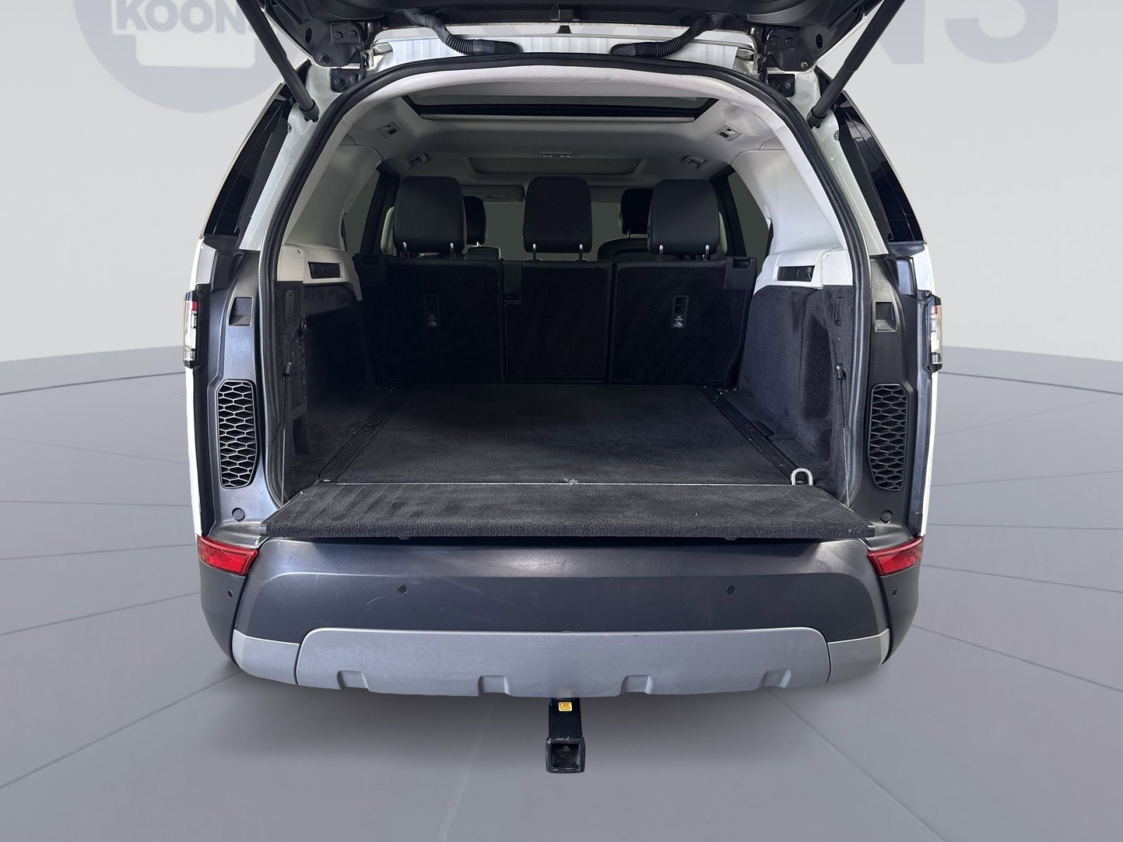 Used 2020 Land Rover Discovery SE AWD/4WD image 26