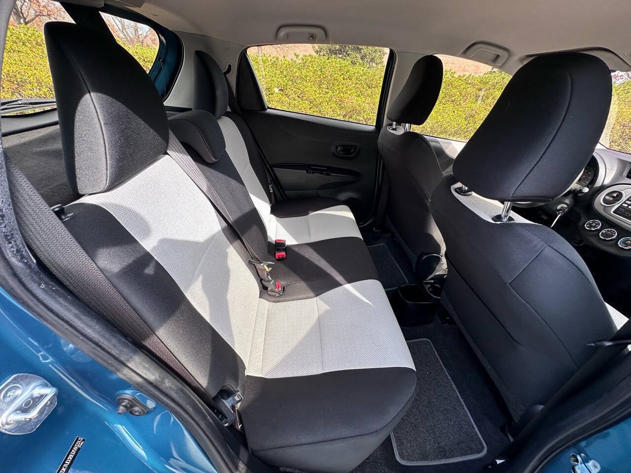 Used 2014 Toyota Yaris L FWD image 13