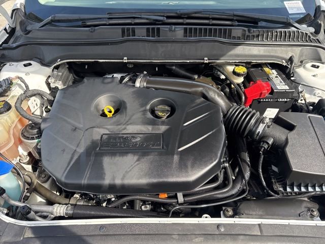Used 2015 Ford Fusion SE FWD image 18