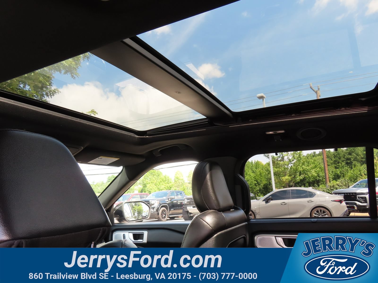 Certified 2020 Ford Explorer ST w/ Premium Technology Package AWD/4WD image 35