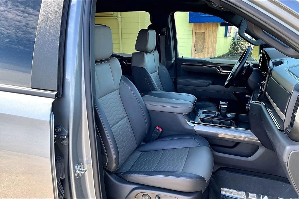 Used 2024 Chevrolet Silverado 1500 ZR2 image 10