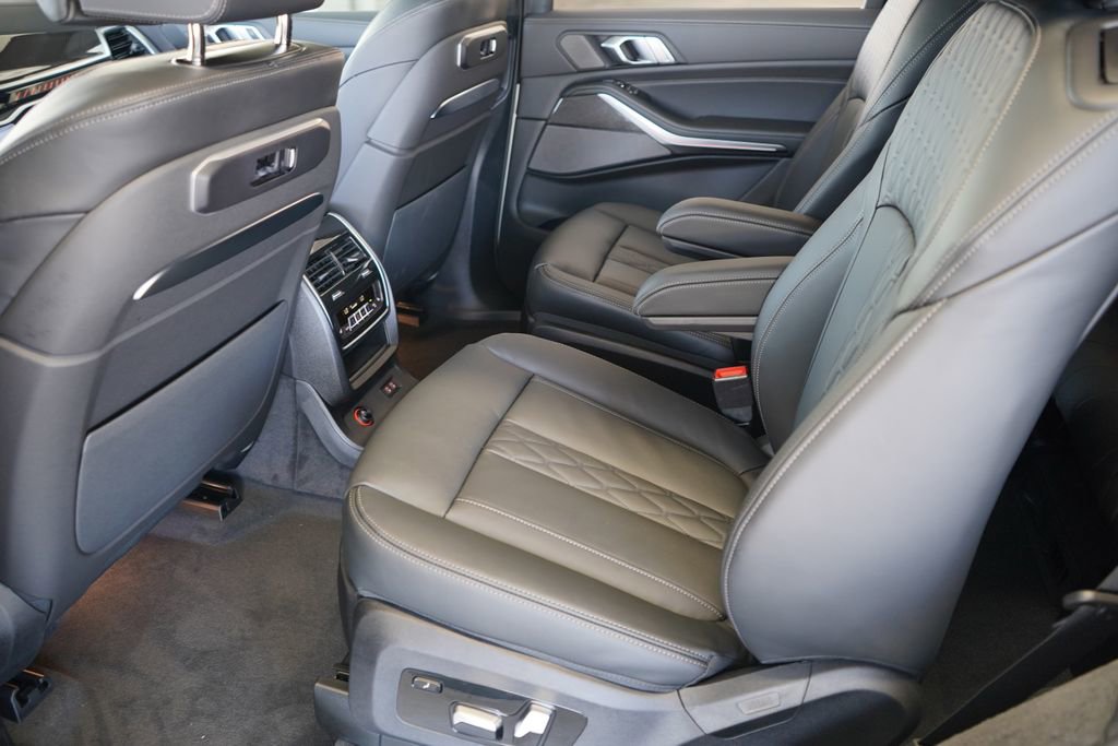 New 2026 BMW X7 M60i w/ Climate Comfort Package image 16
