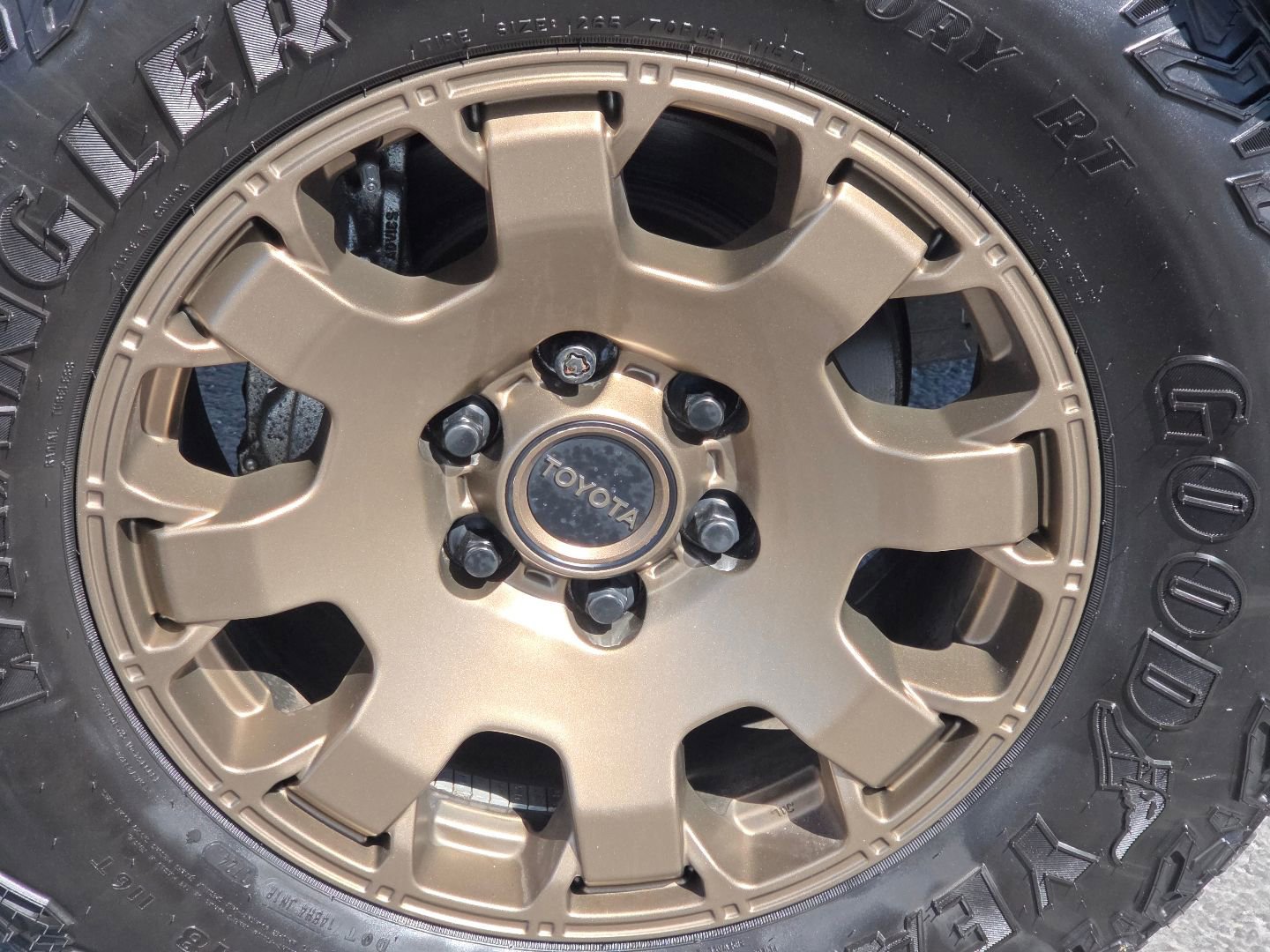 Used 2024 Toyota Tacoma Trailhunter image 17