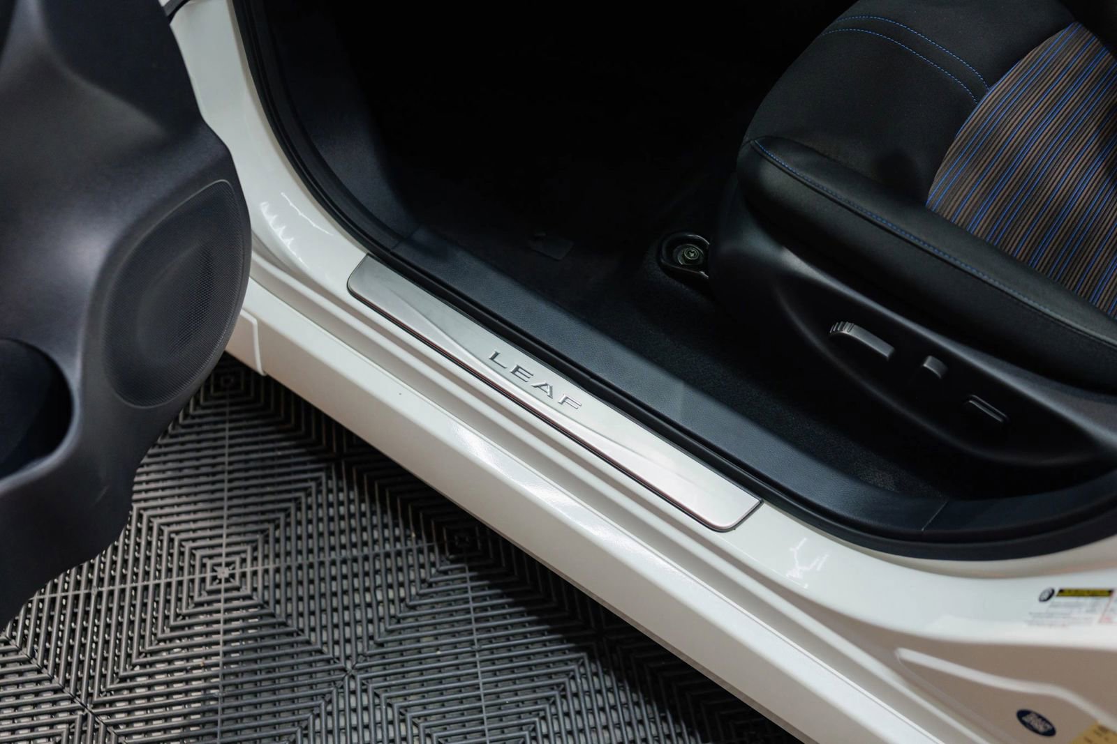 Used 2023 Nissan Leaf SV Plus image 19