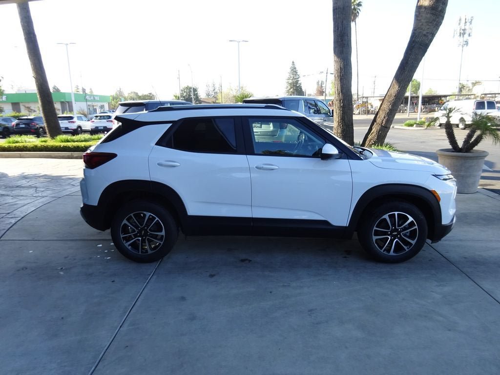 New 2026 Chevrolet TrailBlazer LT w/ Driver Confidence Package FWD image 8