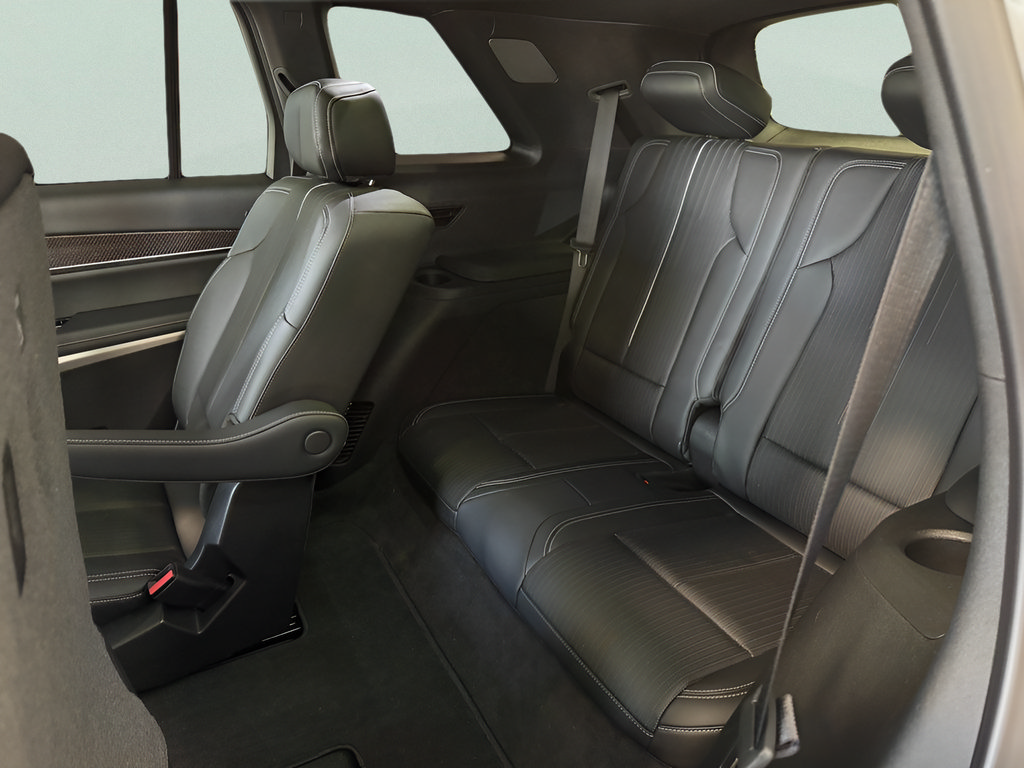 New 2026 Cadillac Vistiq Luxury AWD/4WD image 12