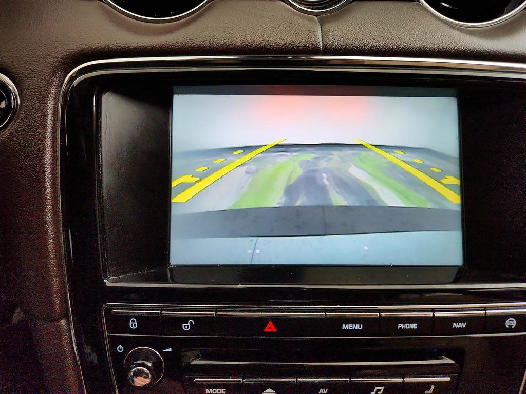 Used 2015 Jaguar XJ image 20