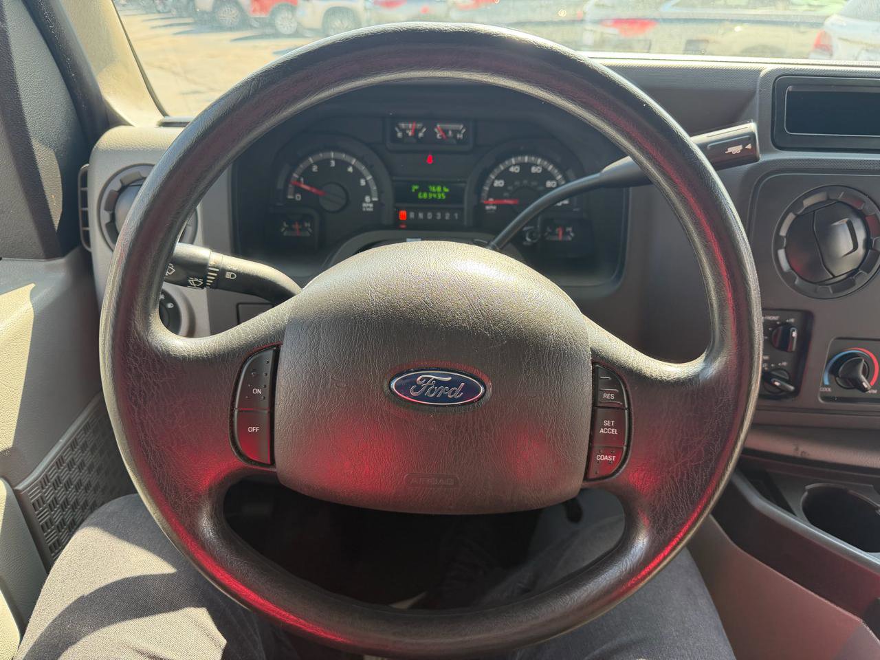 Used 2015 Ford E-350 and Econoline 350 Super Duty image 10