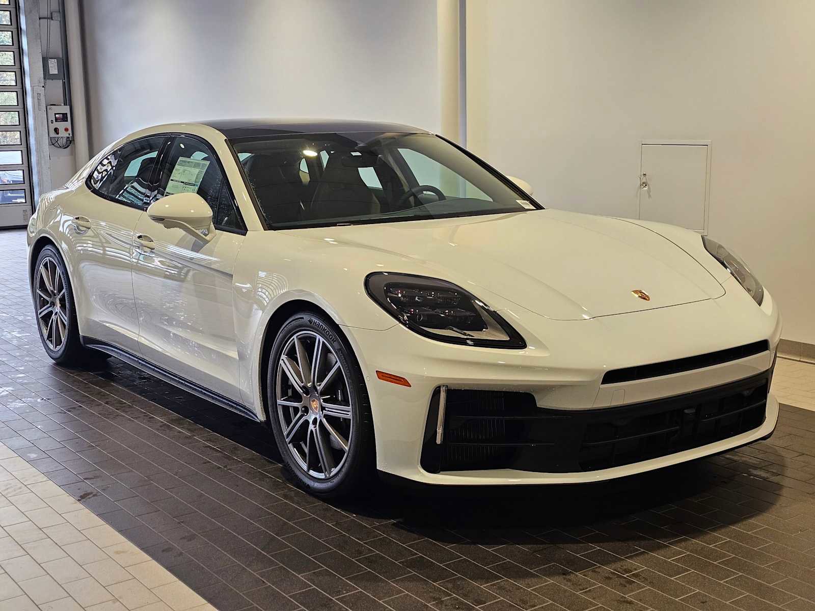 Used 2025 Porsche Panamera 4 image 9