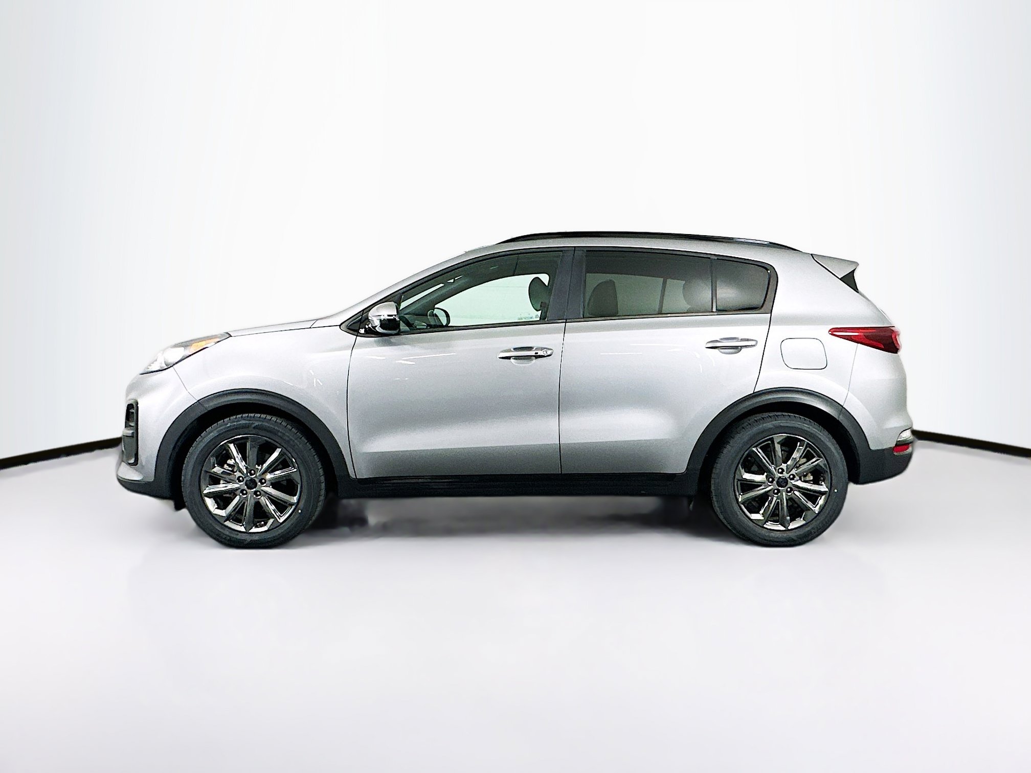 Used 2022 Kia Sportage Nightfall Edition w/ Nightfall Fwd Premium Package image 4
